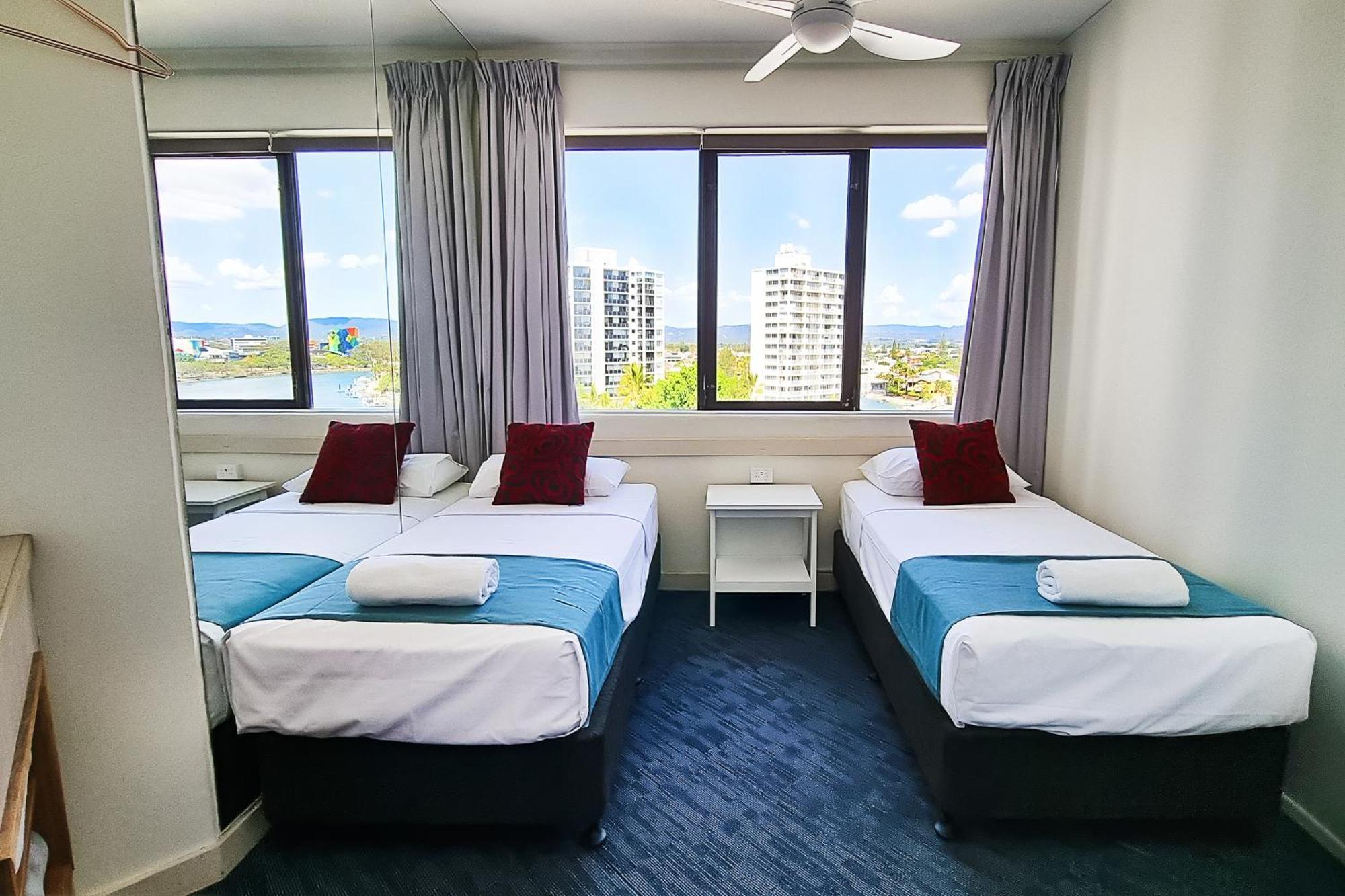 Tiki Hotel Apartments Surfers Paradise Gold Coast Dış mekan fotoğraf