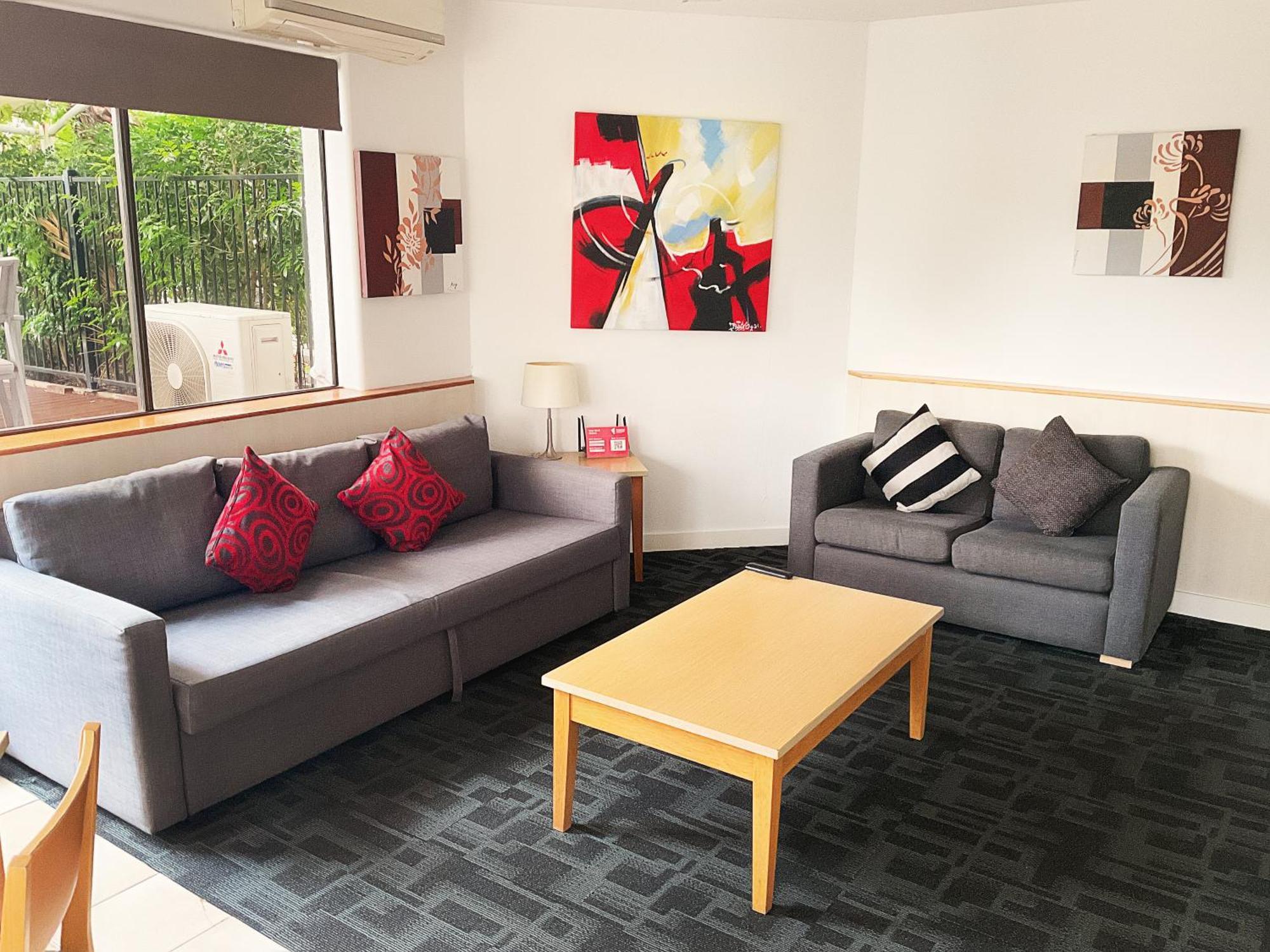 Tiki Hotel Apartments Surfers Paradise Gold Coast Dış mekan fotoğraf