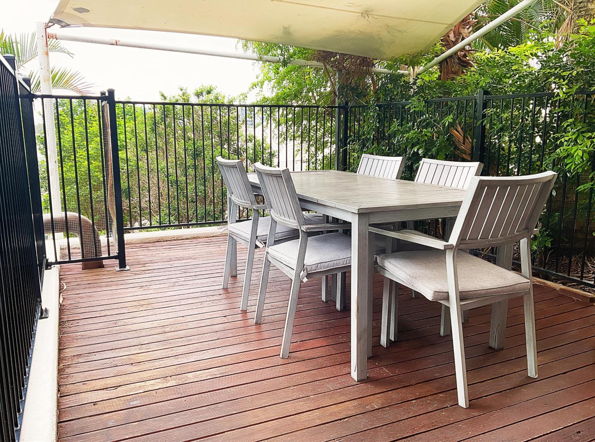 Tiki Hotel Apartments Surfers Paradise Gold Coast Dış mekan fotoğraf