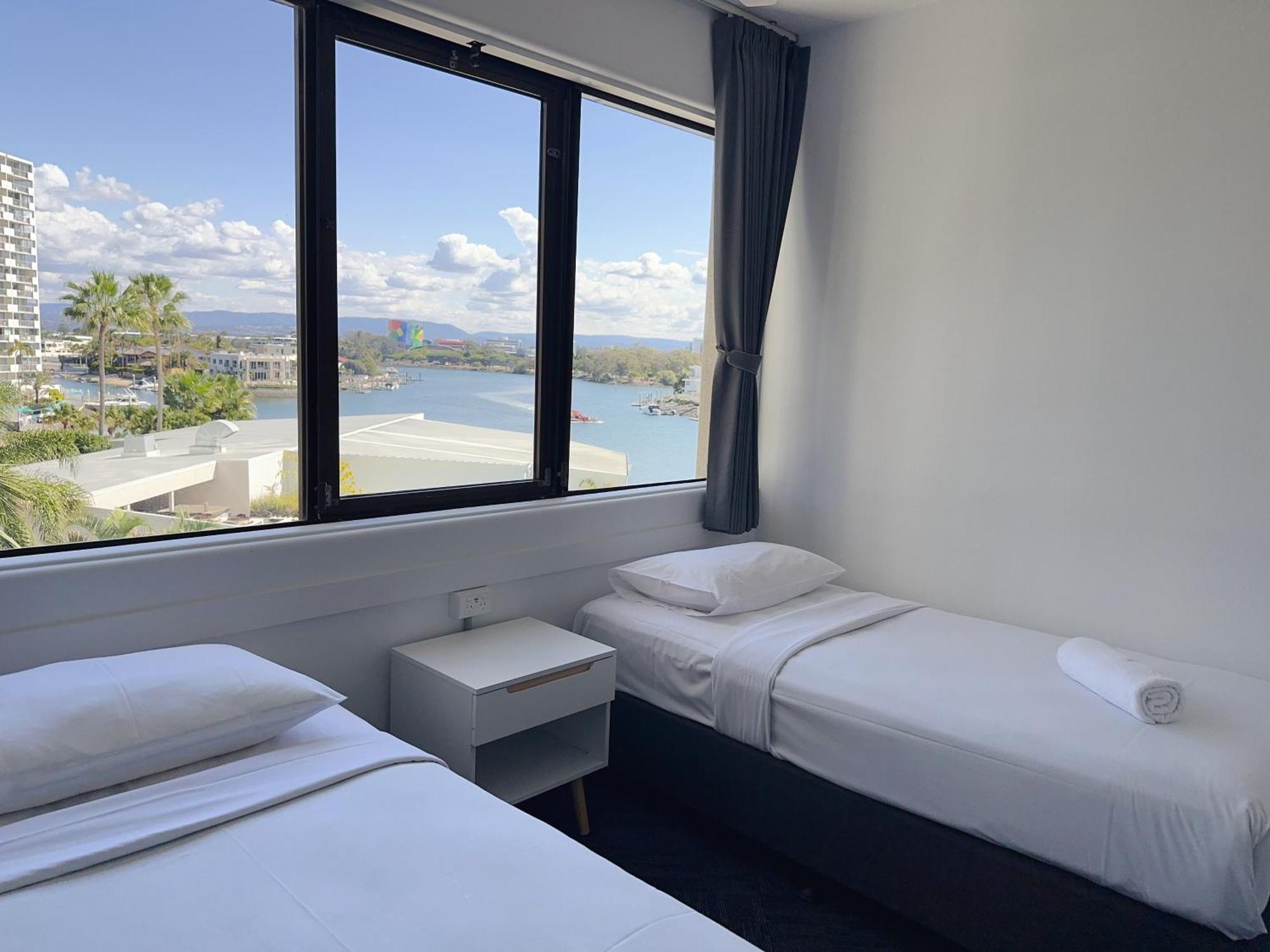 Tiki Hotel Apartments Surfers Paradise Gold Coast Oda fotoğraf