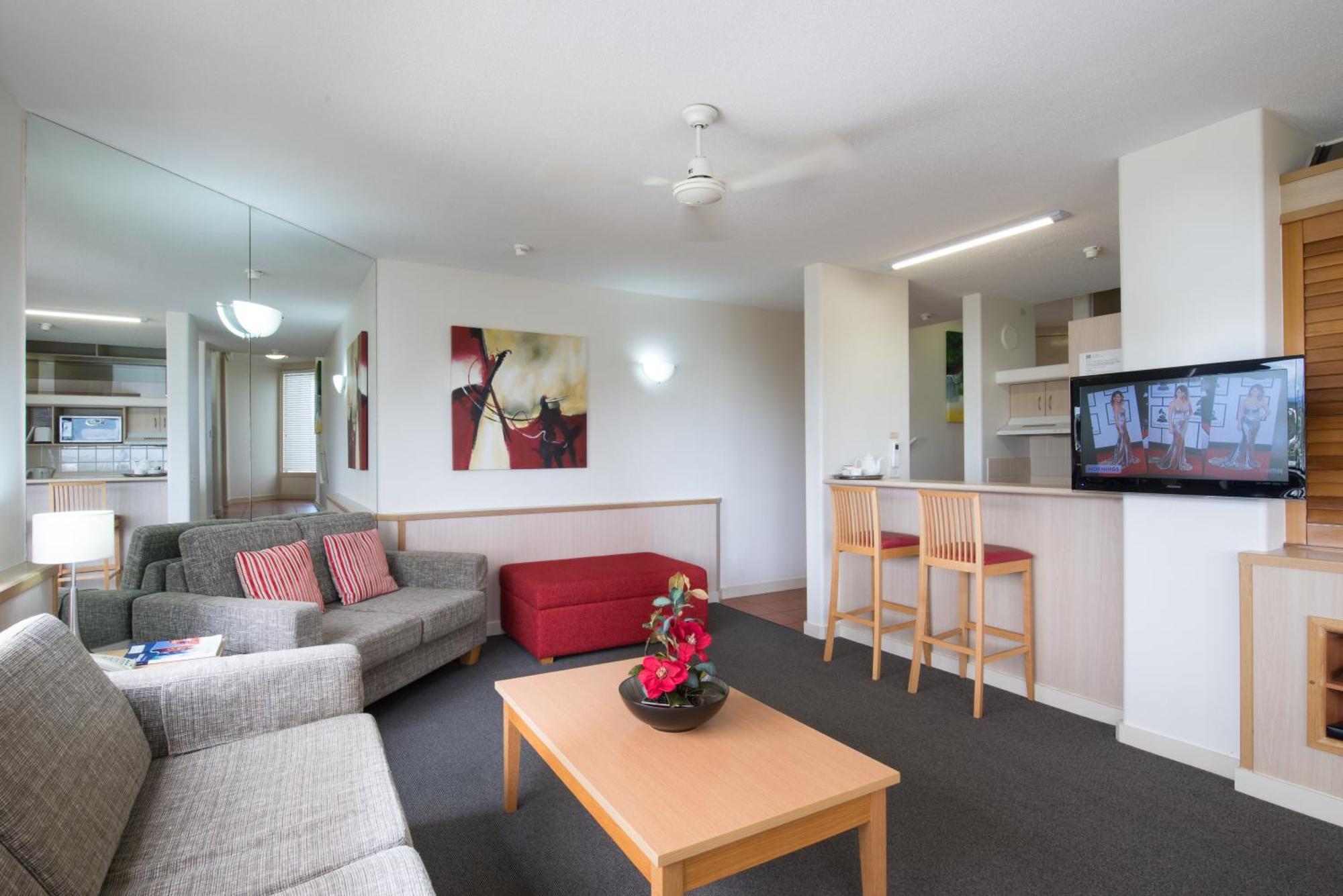Tiki Hotel Apartments Surfers Paradise Gold Coast Dış mekan fotoğraf