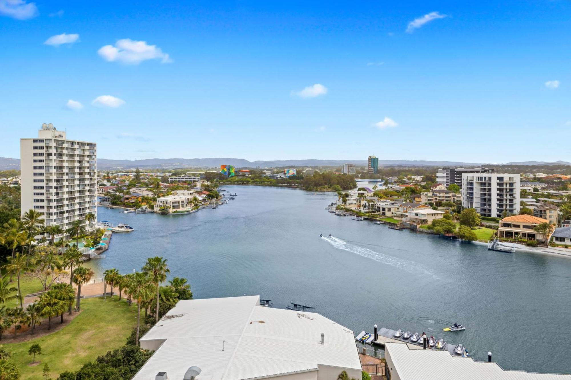 Tiki Hotel Apartments Surfers Paradise Gold Coast Dış mekan fotoğraf