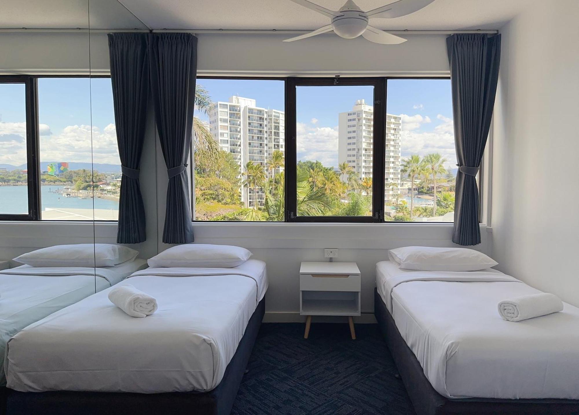 Tiki Hotel Apartments Surfers Paradise Gold Coast Oda fotoğraf