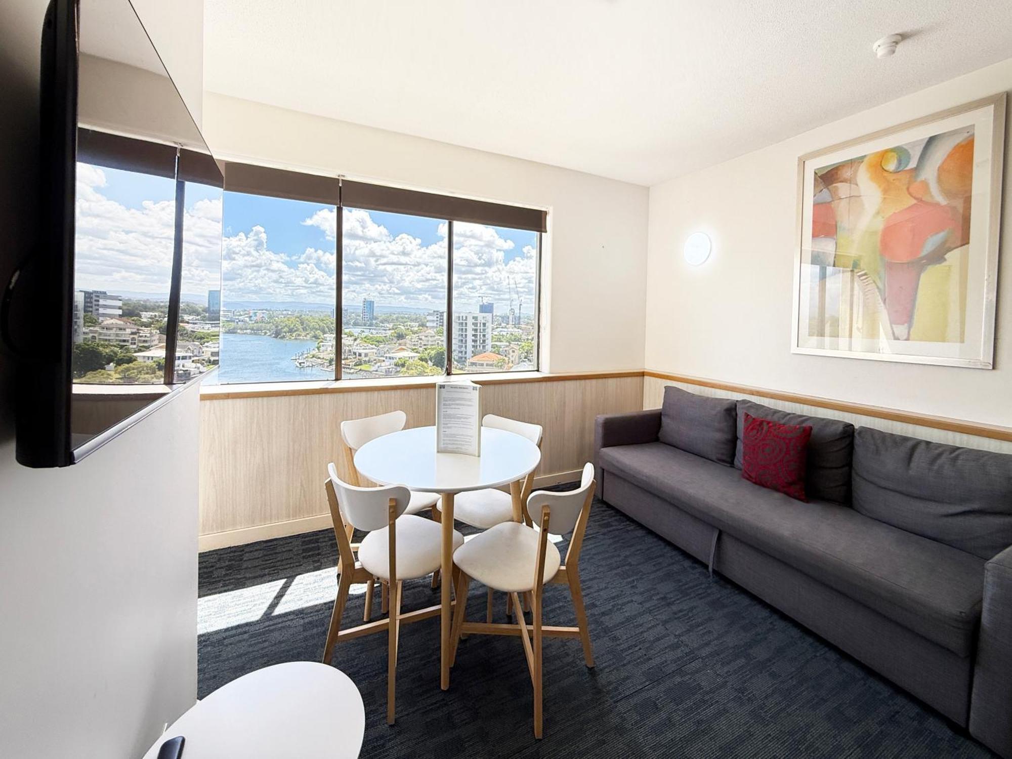Tiki Hotel Apartments Surfers Paradise Gold Coast Dış mekan fotoğraf