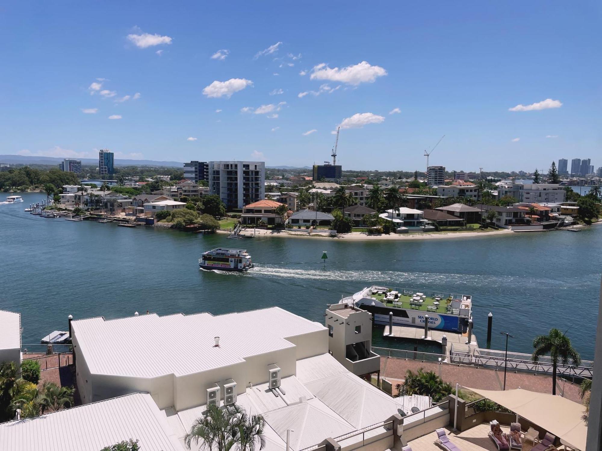 Tiki Hotel Apartments Surfers Paradise Gold Coast Dış mekan fotoğraf