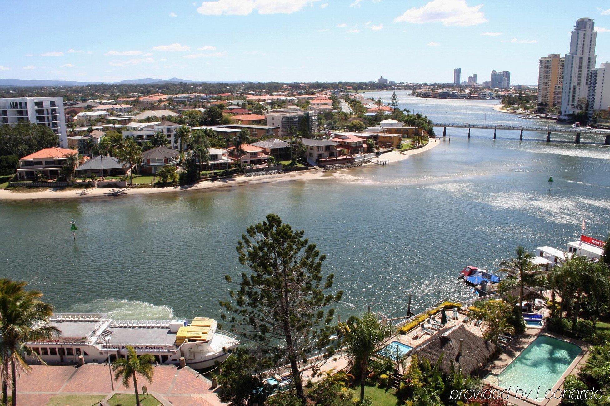 Tiki Hotel Apartments Surfers Paradise Gold Coast Dış mekan fotoğraf