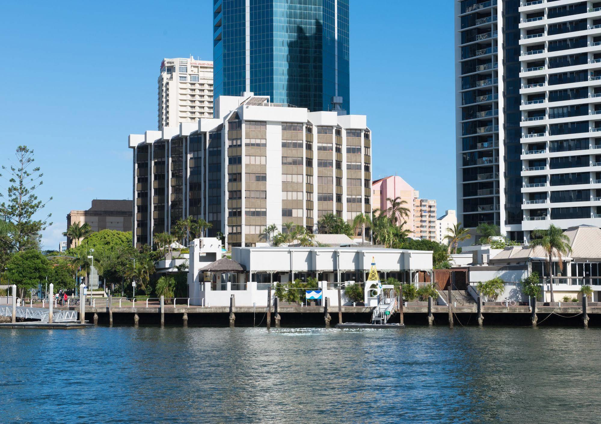 Tiki Hotel Apartments Surfers Paradise Gold Coast Dış mekan fotoğraf